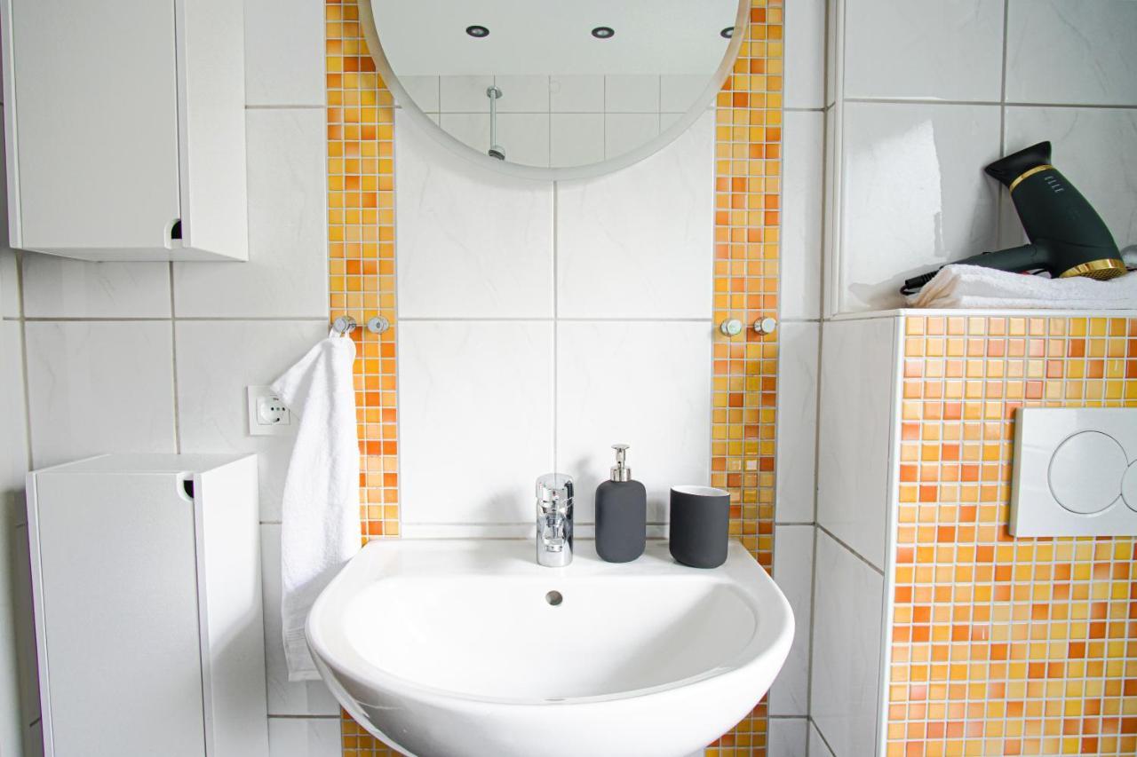 Homefy Bright And Cozy Holiday Apartment - Washer & Dryer - Free Parking Essen Eksteriør bilde